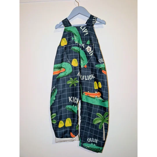 Adorable crocodile Dungarees for your Stylish Toddler (3-4 years)"