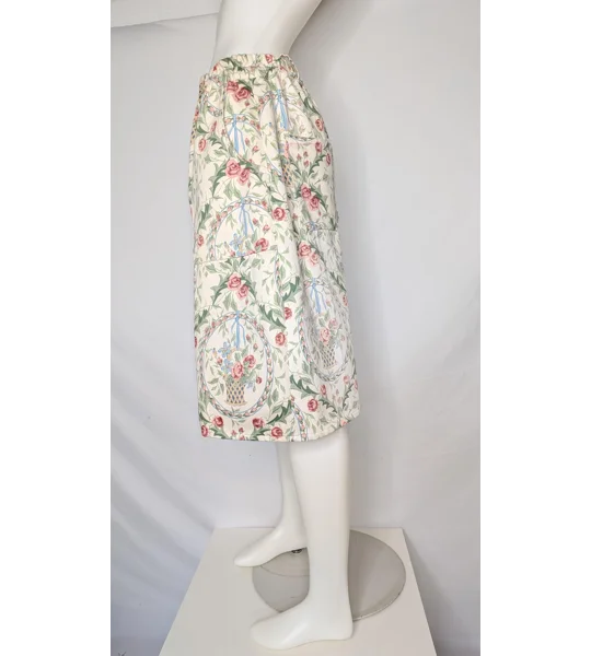 Size 14 high-waisted floral culottes (wide-leg cropped shorts) - basket of roses