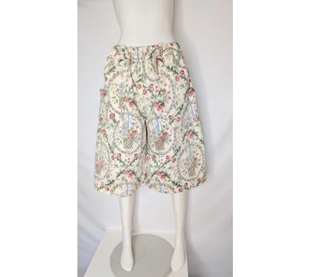 Size 14 high-waisted floral culottes (wide-leg cropped shorts) - basket of roses