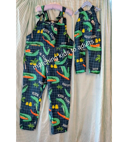 Adorable crocodile Dungarees for your Stylish Toddler (3-4 years)"