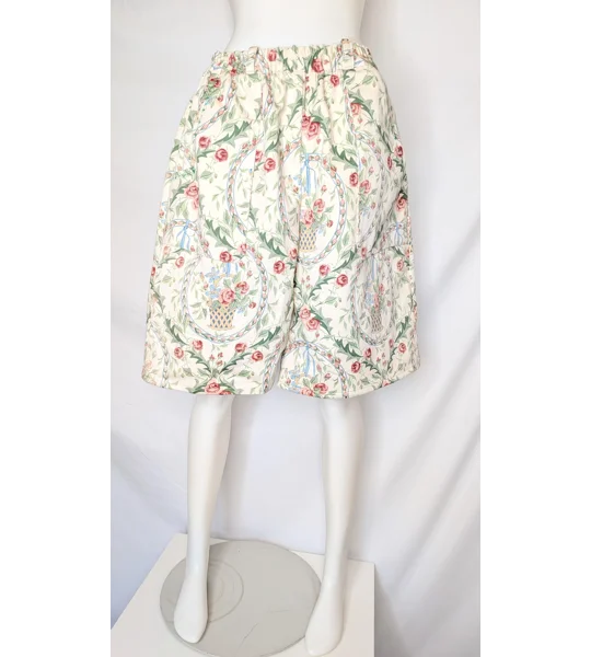 Size 16 high-waisted floral culottes (wide-leg cropped shorts) - Rosey basket