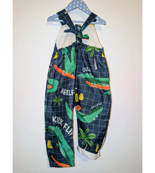Adorable crocodile Dungarees for your Stylish Toddler (3-4 years)"