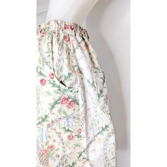 Size 16 high-waisted floral culottes (wide-leg cropped shorts) - Rosey basket