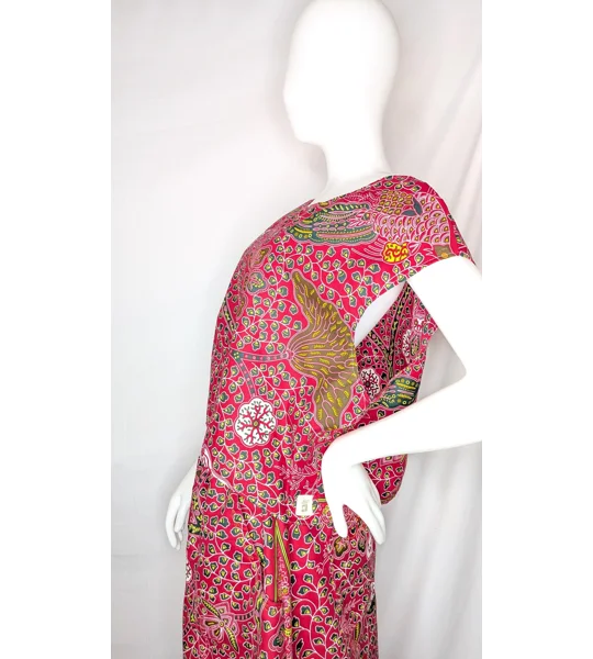 Crop t-shirt style top: fushia peacock ethnic pattern, Size 18