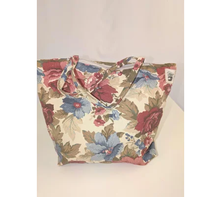 Vintage Floral Print cosmetics Bag: Upcycled Boho Chic