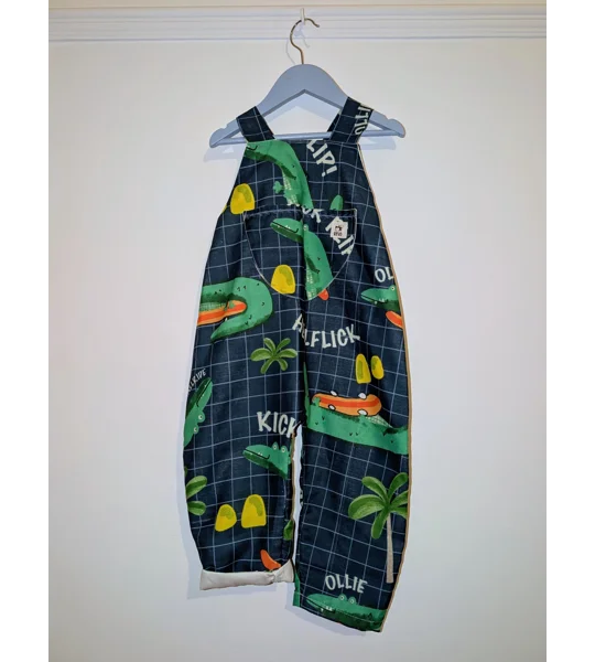 Adorable crocodile Dungarees for your Stylish Toddler (3-4 years)"