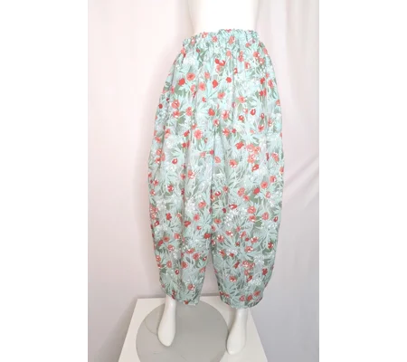 Reworked barrel Leg Trousers: Size 16, poppy field