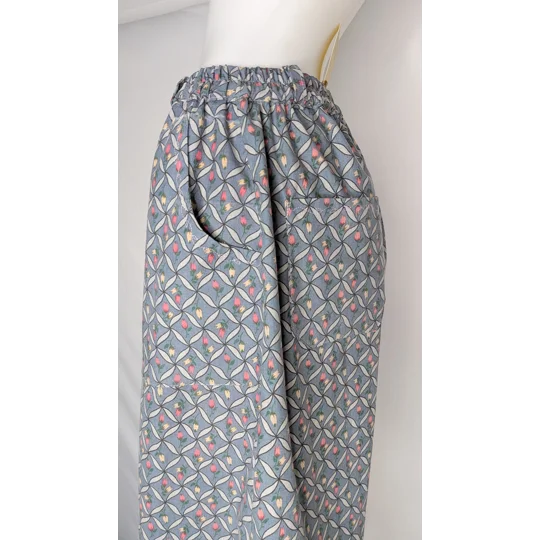 Wide Leg culottes: Size 14, ditsy buds