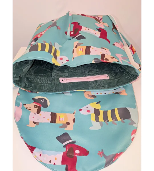 Unique shoulder Bag: Dachshund dogs print large parcel bag.
