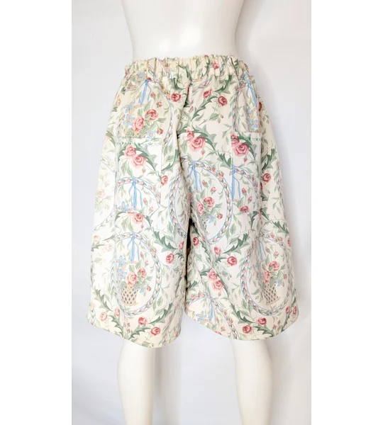 Size 16 high-waisted floral culottes (wide-leg cropped shorts) - Rosey basket