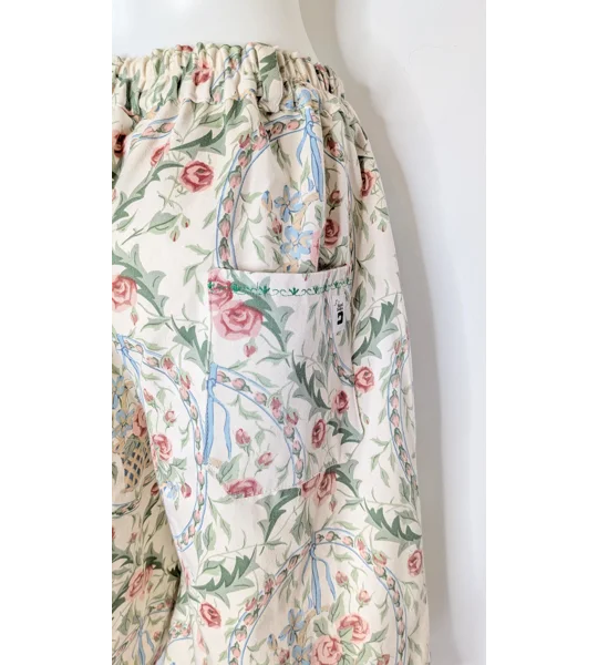 Size 16 high-waisted floral culottes (wide-leg cropped shorts) - Rosey basket
