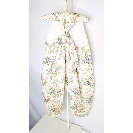 Kids dungarees size 3 -4yrs cottage cutie