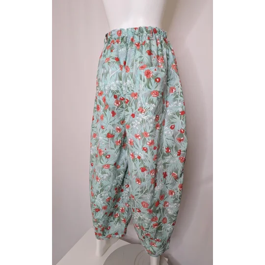 Reworked barrel Leg Trousers: Size 16, poppy field