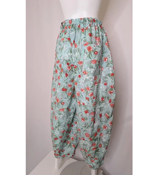 Reworked barrel Leg Trousers: Size 16, poppy field