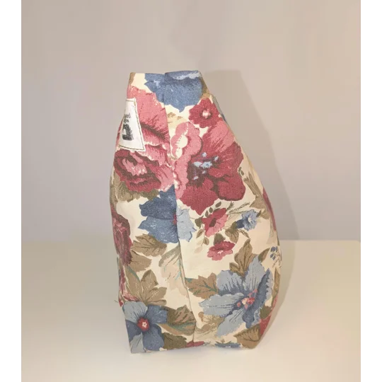 Vintage Floral Print cosmetics Bag: Upcycled Boho Chic