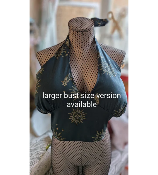 Made to order halterneck reversible top. Tie back and neck.
