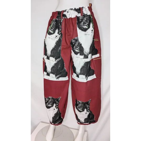 Trousers Size 14, Barrel leg, kitten kitch Adorable