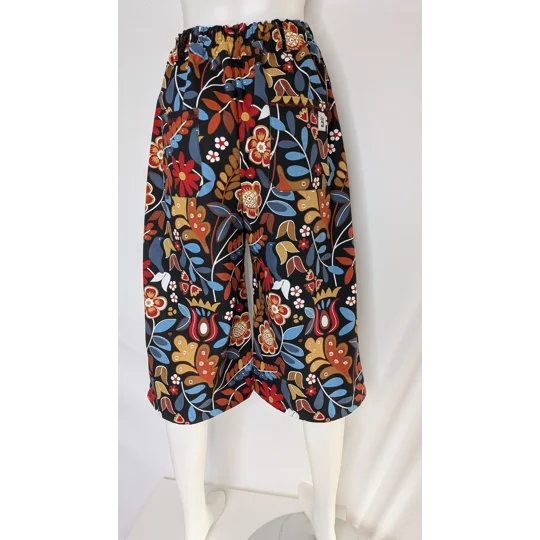 Cropped short trousers size 14, forest night