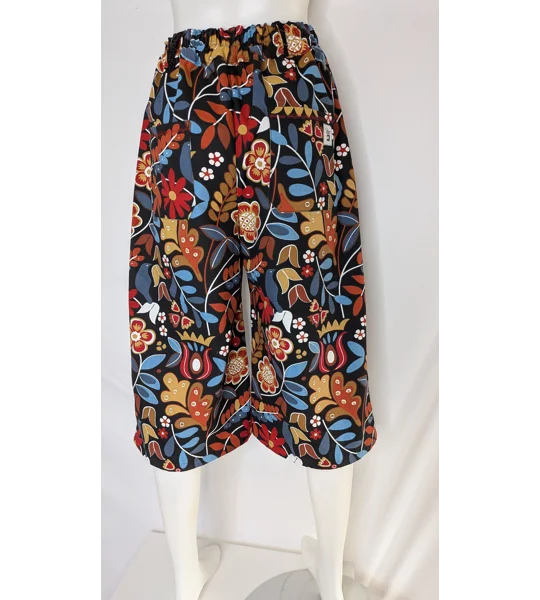 Cropped short trousers size 14, forest night