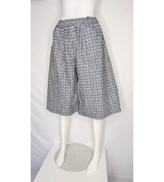 Wide Leg culottes: Size 14, ditsy buds
