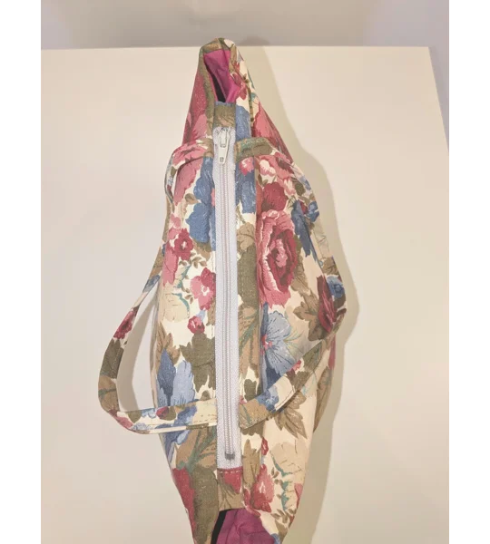 Vintage Floral Print cosmetics Bag: Upcycled Boho Chic