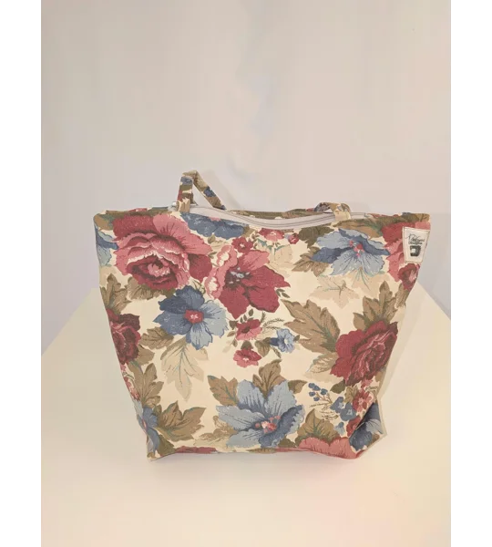 Vintage Floral Print cosmetics Bag: Upcycled Boho Chic