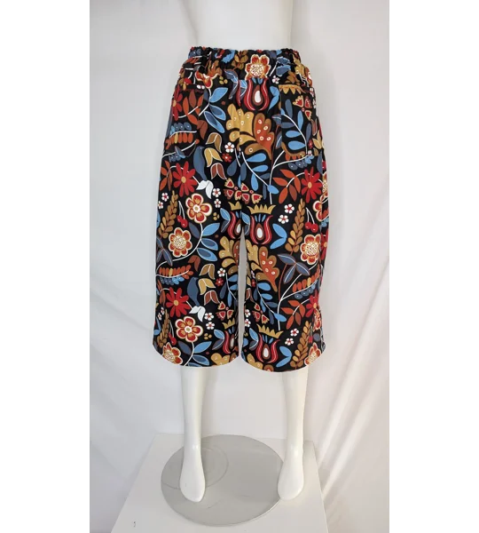 Cropped short trousers size 14, forest night