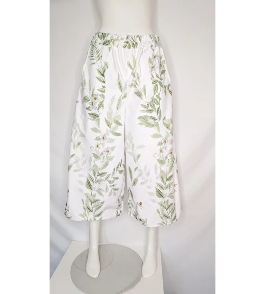 cropped trousers / culottes shorts: Reworked size 14, buzzy bees
