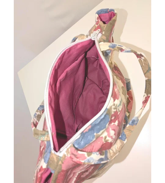 Vintage Floral Print cosmetics Bag: Upcycled Boho Chic