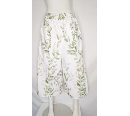 cropped trousers / culottes shorts: Reworked size 14, buzzy bees