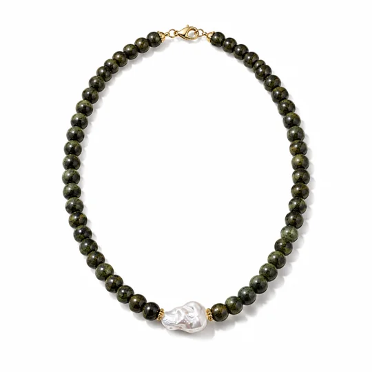 Forest Pearl – Πράσινο Κολιέ με Μαργαριτάρι / Green Glass Bead & Pearl Necklace