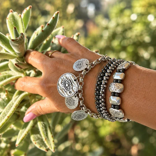 Gunmetal Muse – Χειροποίητο Βραχιόλι με Αιματίτη / Handmade Hematite Bracelet