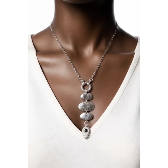 Silver Essence – Χειροποίητο Ασημί Κολιέ