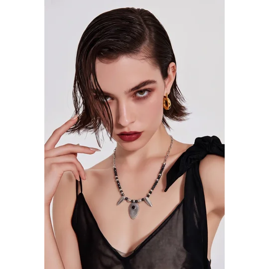 Κολιέ με Αιματίτη & Ασημί Στοιχεία | Hematite Necklace with Silver Details
