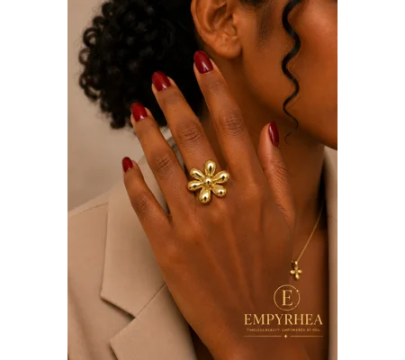 Daisy Bloom Ring - Size 8
