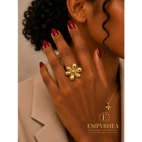 Daisy Bloom Ring - Size 8