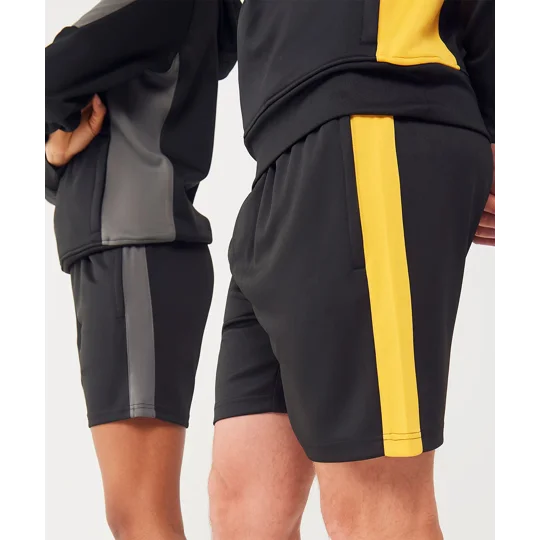 Finden & Hales Knitted shorts with zip pockets