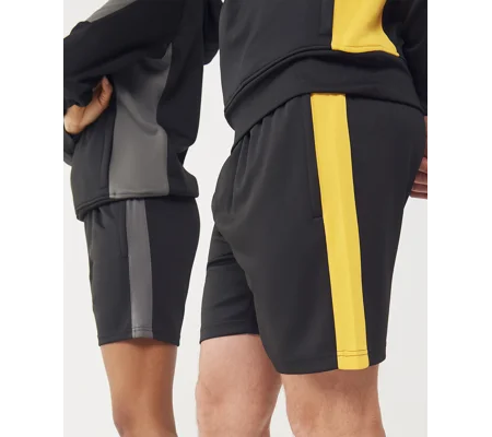 Finden & Hales Knitted shorts with zip pockets