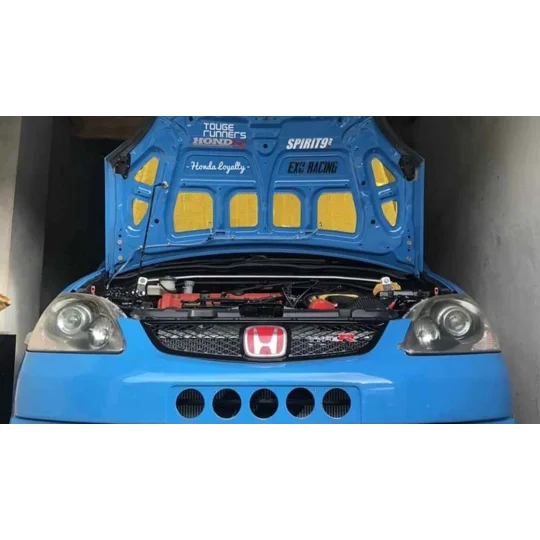 Heat reflective sheet installed on engine bay bulkhead