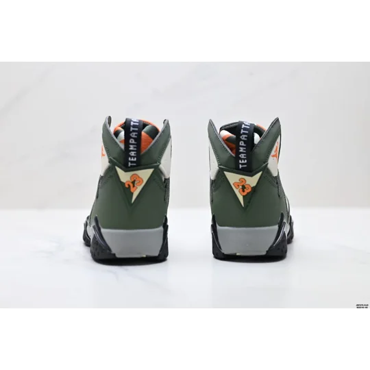Size 13 - Air Jordan 7 Retro - Grey/White