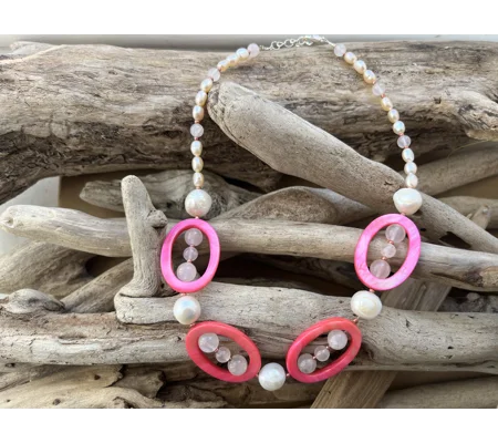 Shell and Large Pearl Necklace (Pink White)