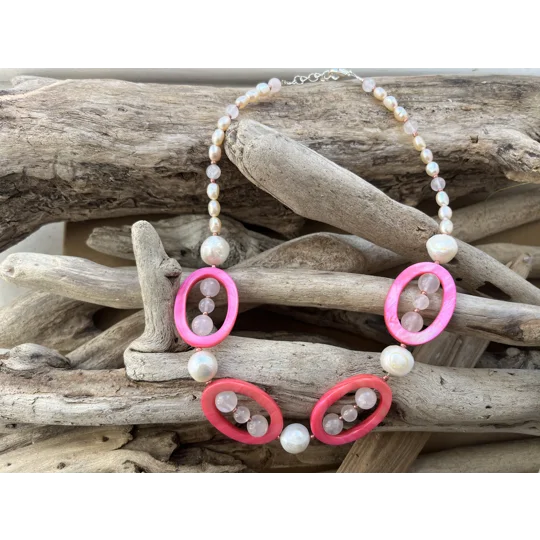 Shell and Large Pearl Necklace (Pink White)