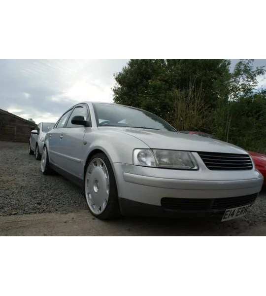 VW Passat Yrs 97-04 3BG/3B B5 B5.5 Brand New Heko 4 Piece Wind Deflectors 31160