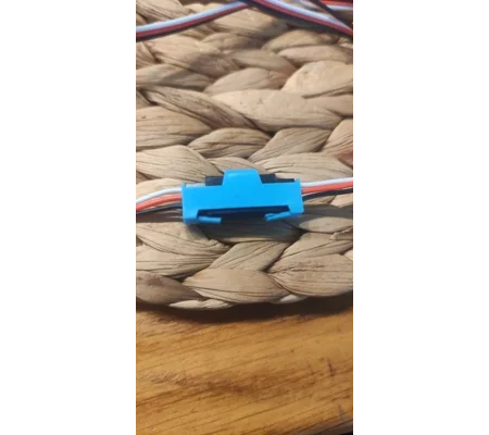Servo lead lock