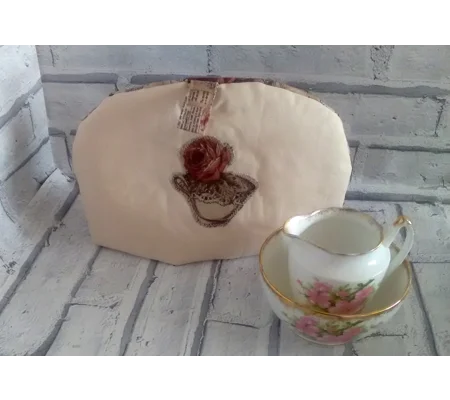 HOMEWARE - Tea Cosy