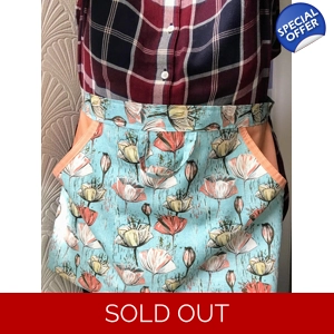 Green cotton half apron, front pocket, tie waist lined peg apron handmade in Yorkshire, letter box g