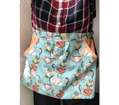 Green cotton half apron, front pocket, tie waist lined peg apron handmade in Yorkshire, letter box g