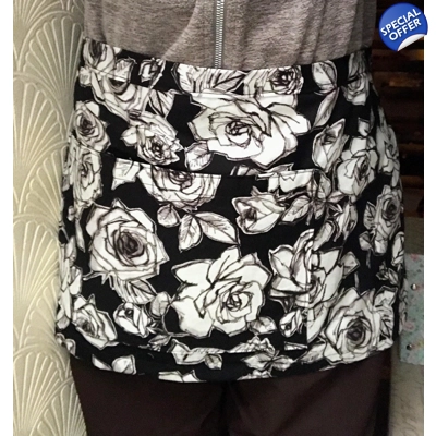 Black white roses Apron with pocket and tie waist, unlined..