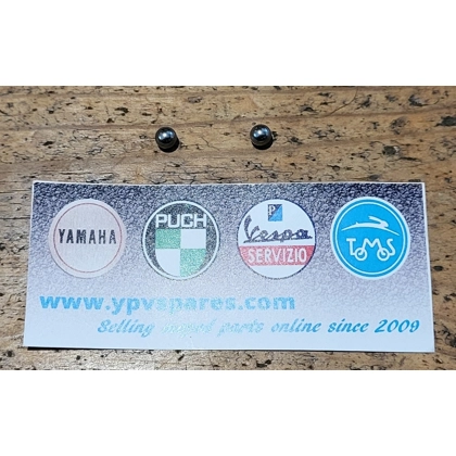 FS1/FS1E ball bearing (x2) goes between clutch push rods