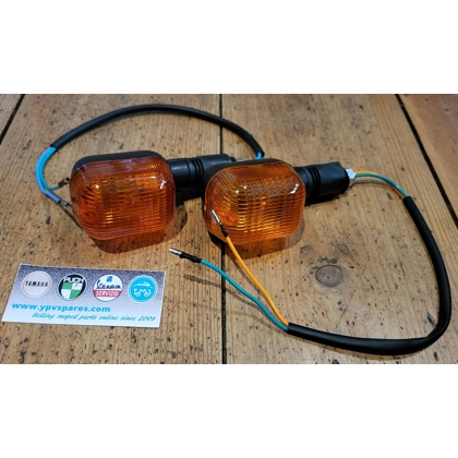 Universal/Tomos Indicators (pair)